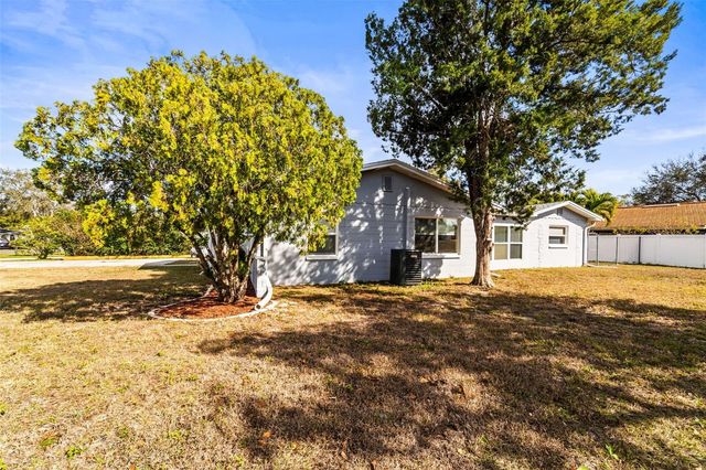 11532 84TH AVENUE, Seminole, FL 33772