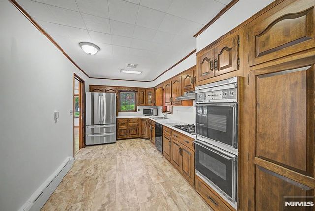 25 Birchwood Road, Denville Township, NJ 07834