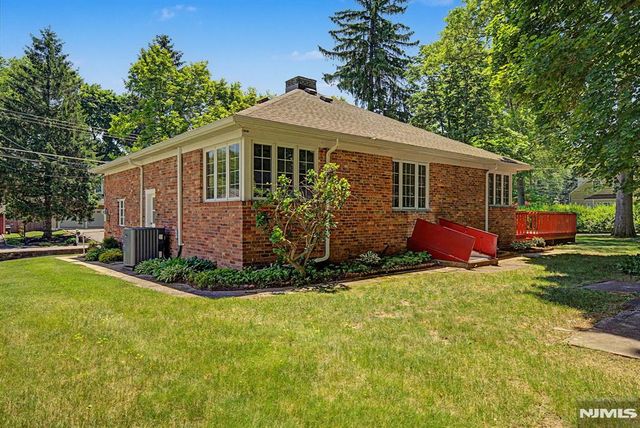 25 Birchwood Road, Denville Township, NJ 07834
