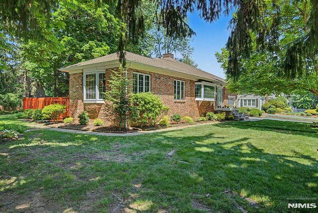 25 Birchwood Road, Denville Township, NJ 07834