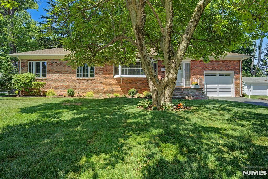 25 Birchwood Road, Denville Township, NJ 07834