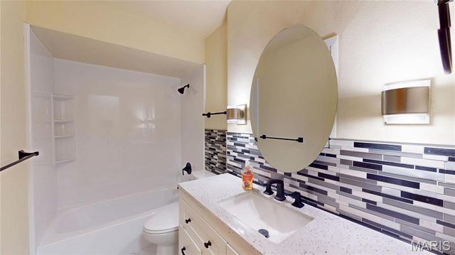 11 Pinecrest Circle, Belleville, IL 62223