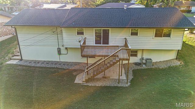 11 Pinecrest Circle, Belleville, IL 62223