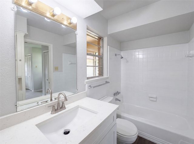 3327 Portlock Drive, Farmers Branch, TX 75234