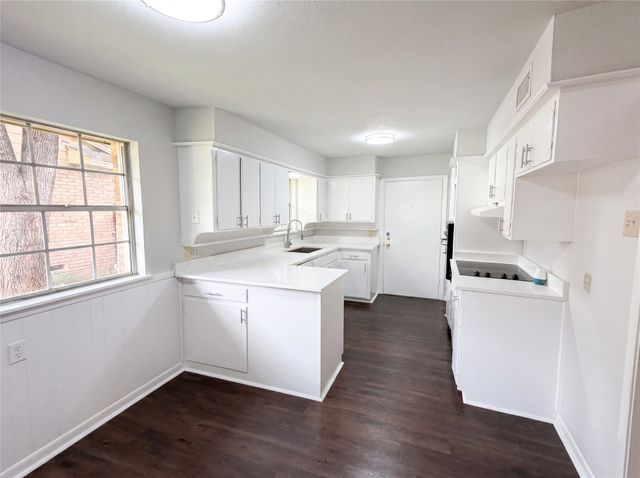 3327 Portlock Drive, Farmers Branch, TX 75234