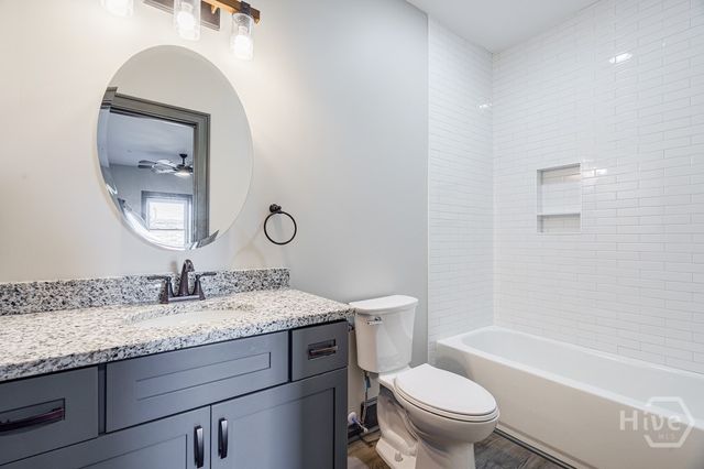 34 Depot St 23, Hartwell, GA 30643