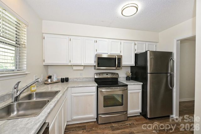 3131 Heathstead Place, Charlotte, NC 28210