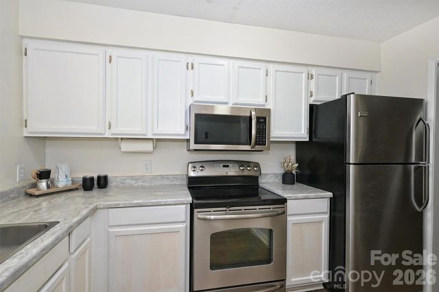 3131 Heathstead Place, Charlotte, NC 28210