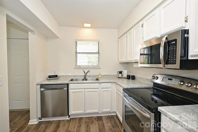 3131 Heathstead Place, Charlotte, NC 28210