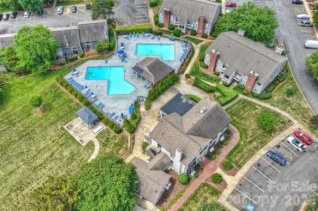 3131 Heathstead Place, Charlotte, NC 28210