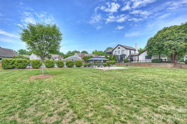 3131 Heathstead Place, Charlotte, NC 28210