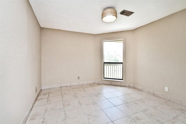 2501 Gulf Freeway 14A, Dickinson, TX 77539
