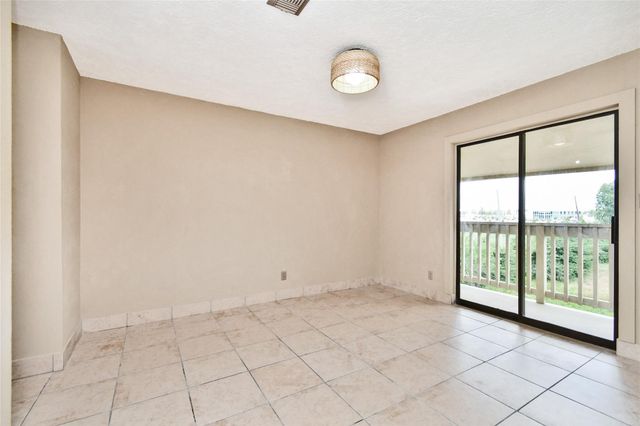 2501 Gulf Freeway 14A, Dickinson, TX 77539
