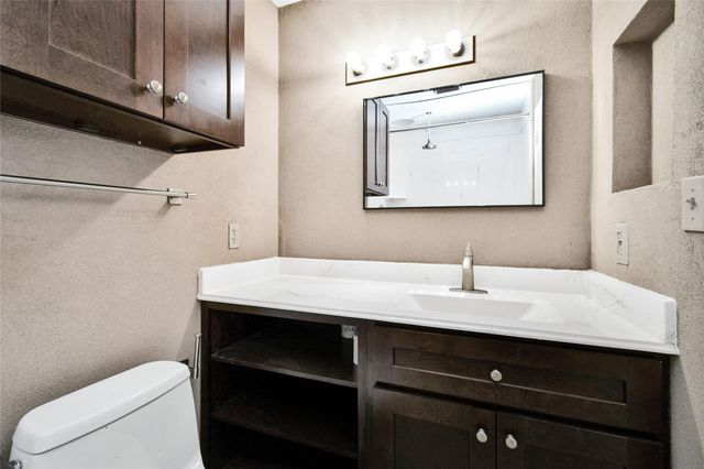 2501 Gulf Freeway 14A, Dickinson, TX 77539