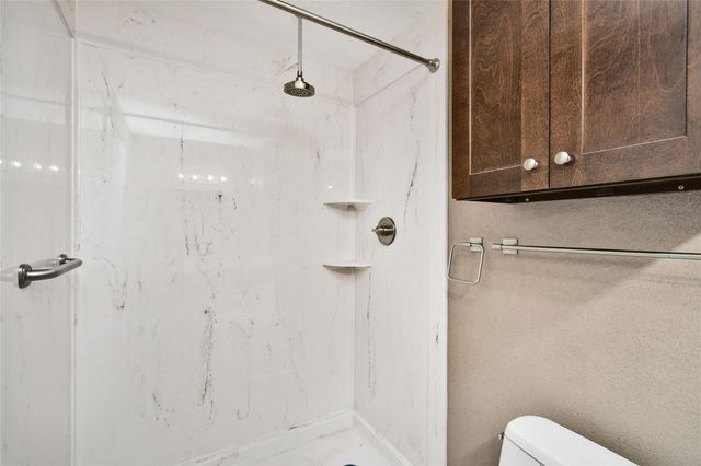 2501 Gulf Freeway 14A, Dickinson, TX 77539