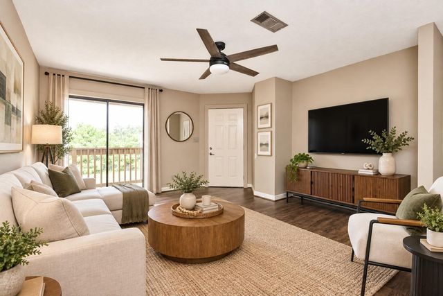 2501 Gulf Freeway 14A, Dickinson, TX 77539