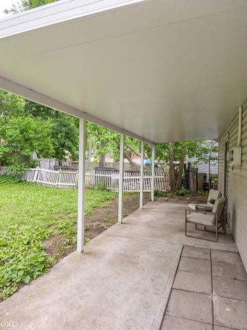 2812 Cabot Drive, Lansing, MI 48911