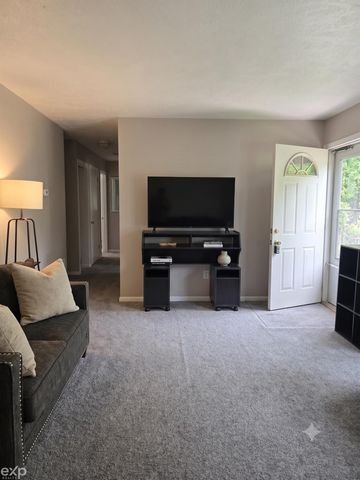 2812 Cabot Drive, Lansing, MI 48911