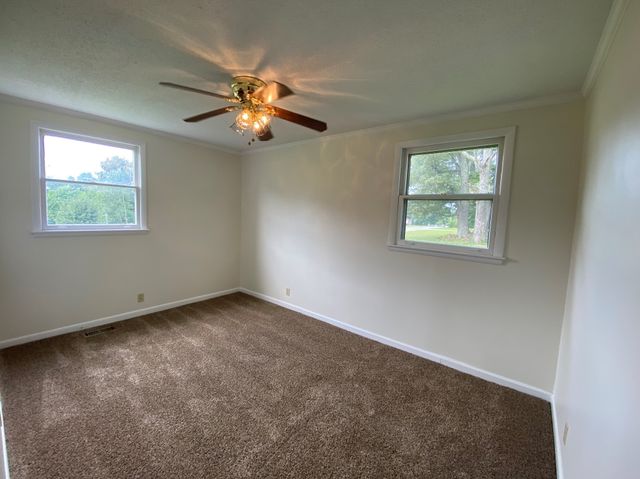 1502 Nichols Dr, Clarksville, TN 37042