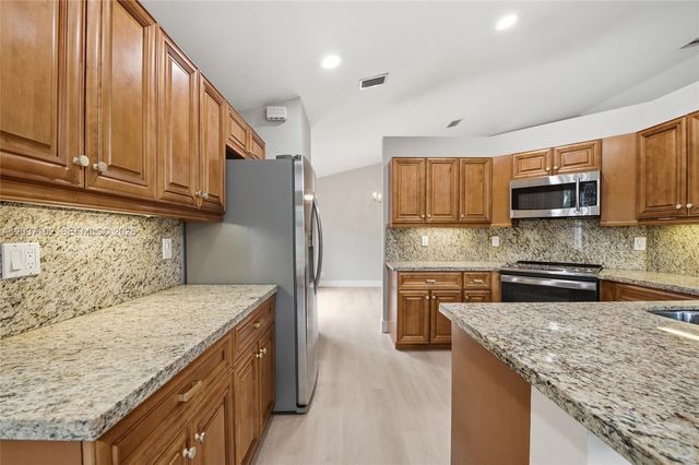 110 Cameron Court, Weston, FL 33326