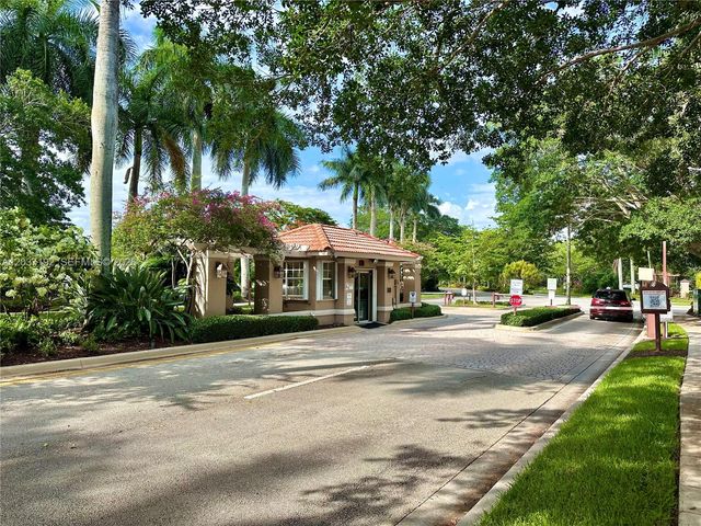 110 Cameron Court, Weston, FL 33326