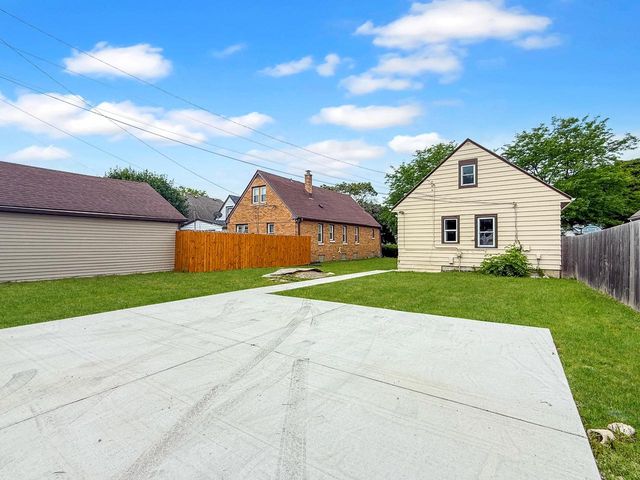 4672 N 40th STREET, Milwaukee, WI 53209