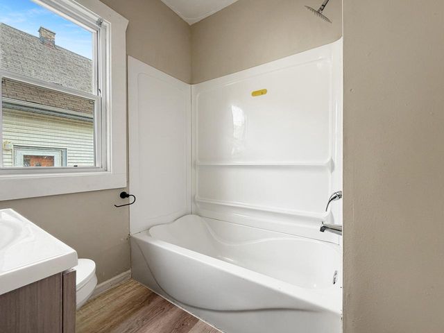 4672 N 40th STREET, Milwaukee, WI 53209