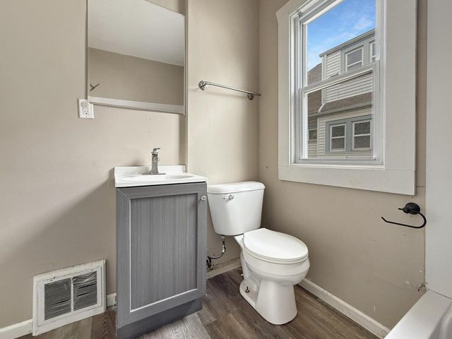 4672 N 40th STREET, Milwaukee, WI 53209