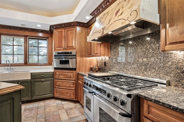 2610 Diamondwood Drive, Cedar Rapids, IA 52403