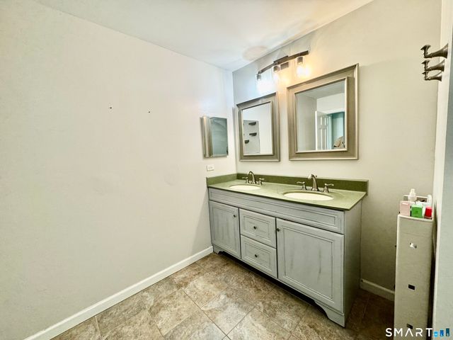 117 Colonial Hill Drive 117, Wallingford, CT 06492
