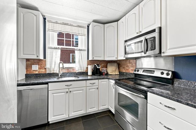 70 N WAKEFIELD RD, West Norriton, PA 19403