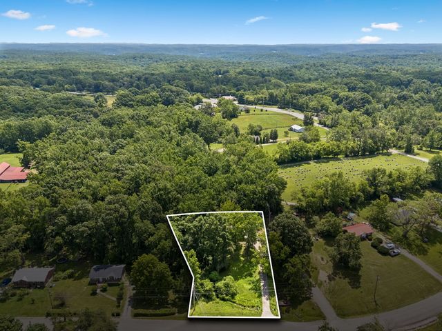 7114 Oak Tree Dr, Fairview, TN 37062