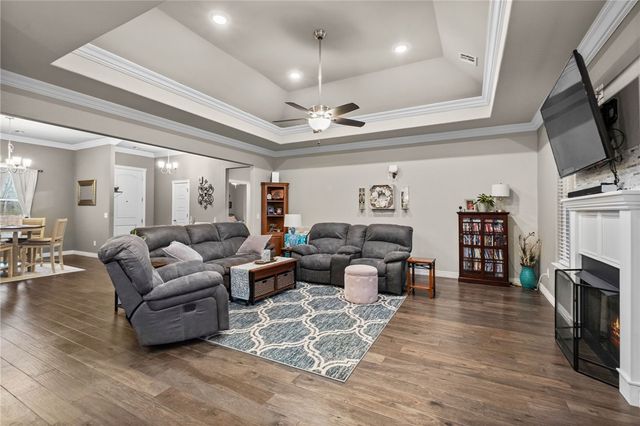 12424 Wildwood Drive, Rogers, AR 72756