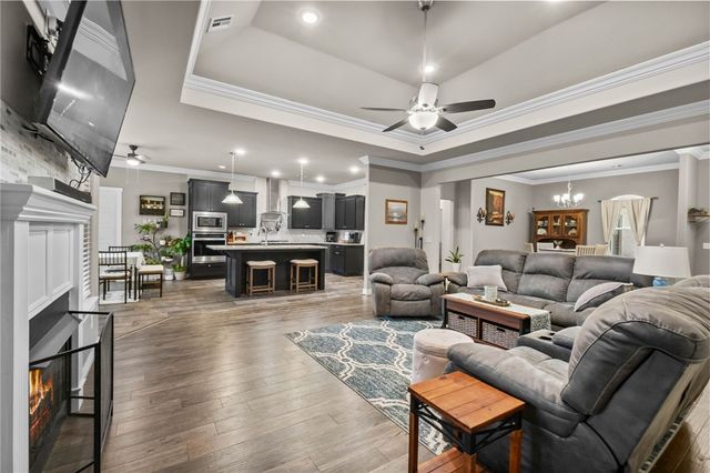 12424 Wildwood Drive, Rogers, AR 72756