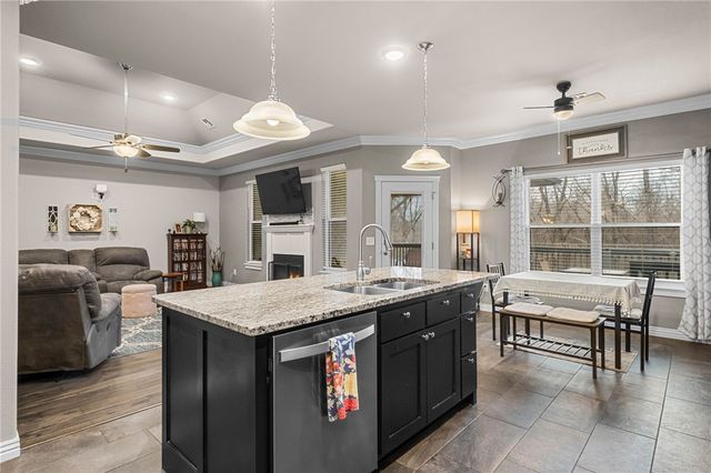 12424 Wildwood Drive, Rogers, AR 72756