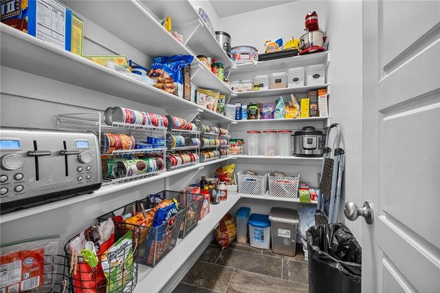 12424 Wildwood Drive, Rogers, AR 72756