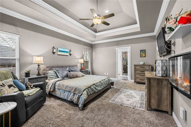 12424 Wildwood Drive, Rogers, AR 72756