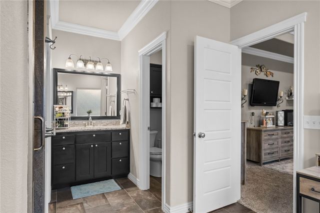 12424 Wildwood Drive, Rogers, AR 72756