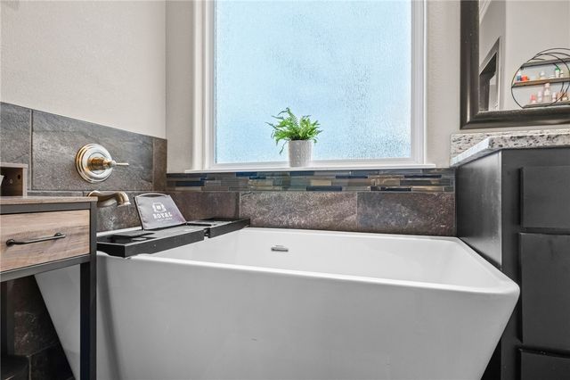 12424 Wildwood Drive, Rogers, AR 72756