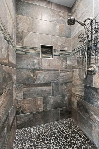 12424 Wildwood Drive, Rogers, AR 72756