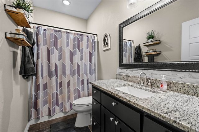 12424 Wildwood Drive, Rogers, AR 72756