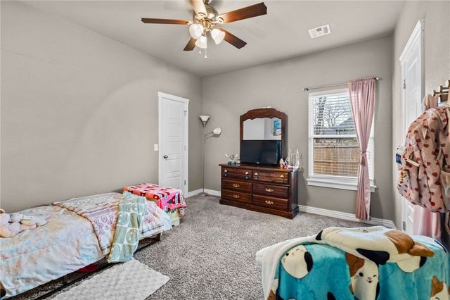 12424 Wildwood Drive, Rogers, AR 72756