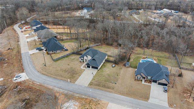 12424 Wildwood Drive, Rogers, AR 72756