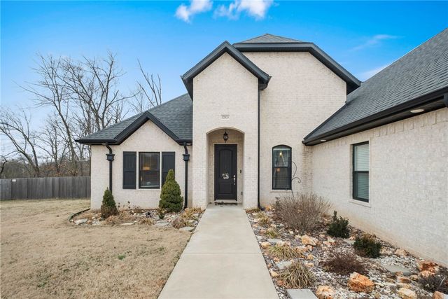 12424 Wildwood Drive, Rogers, AR 72756