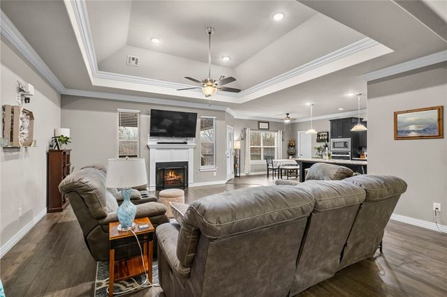 12424 Wildwood Drive, Rogers, AR 72756