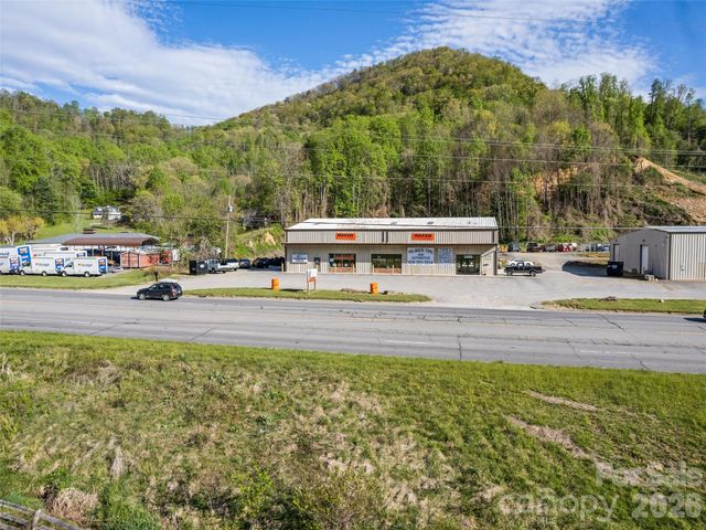 2466 Dellwood Road, Waynesville, NC 28786