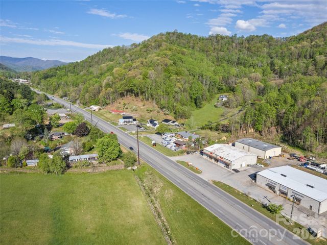 2466 Dellwood Road, Waynesville, NC 28786