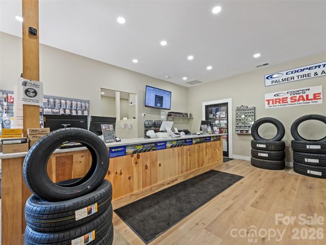 2466 Dellwood Road, Waynesville, NC 28786
