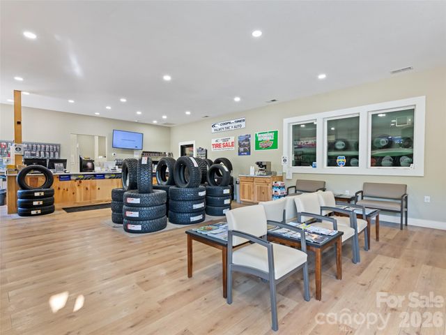2466 Dellwood Road, Waynesville, NC 28786