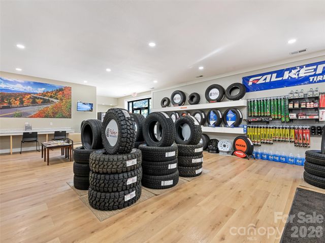 2466 Dellwood Road, Waynesville, NC 28786